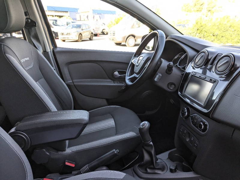 DACIA Sandero d’occasion à vendre à VITROLLES chez AIX AUTOMOBILES (Photo 5)