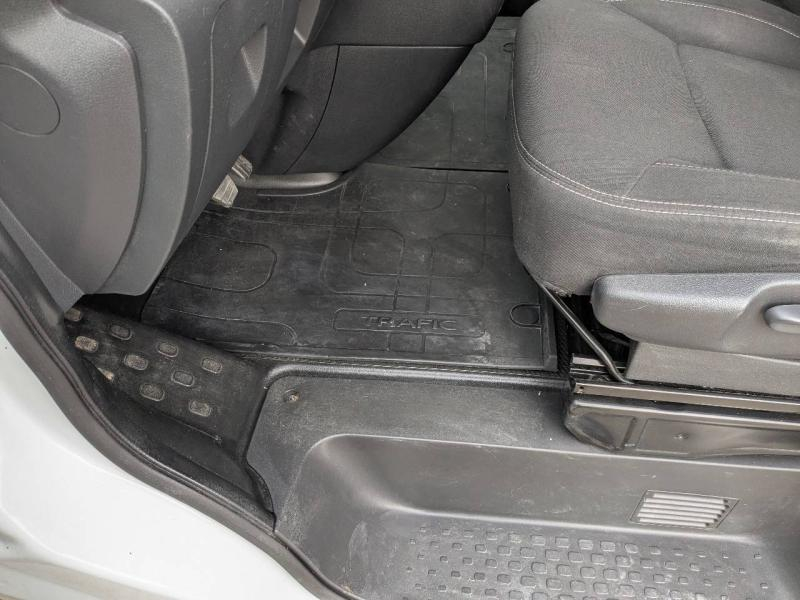 RENAULT Trafic Fg VUL d’occasion à vendre à VITROLLES chez AIX AUTOMOBILES (Photo 14)