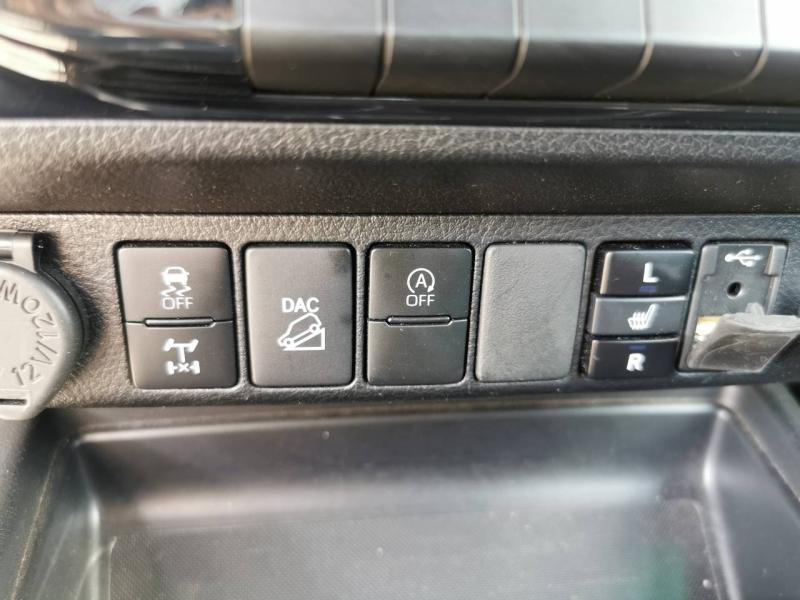 TOYOTA Hilux VUL d’occasion à vendre à VITROLLES chez AIX AUTOMOBILES (Photo 5)