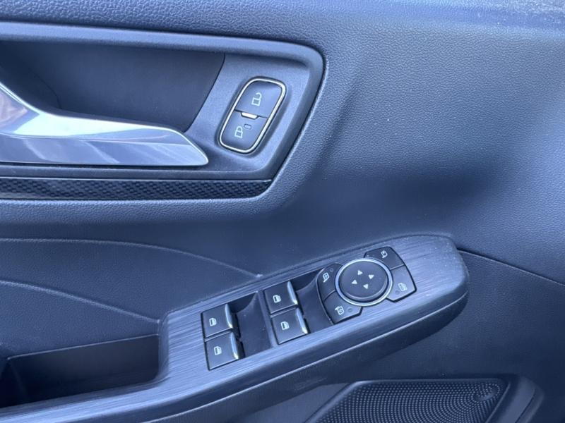 FORD Kuga d’occasion à vendre à VITROLLES chez AIX AUTOMOBILES (Photo 18)