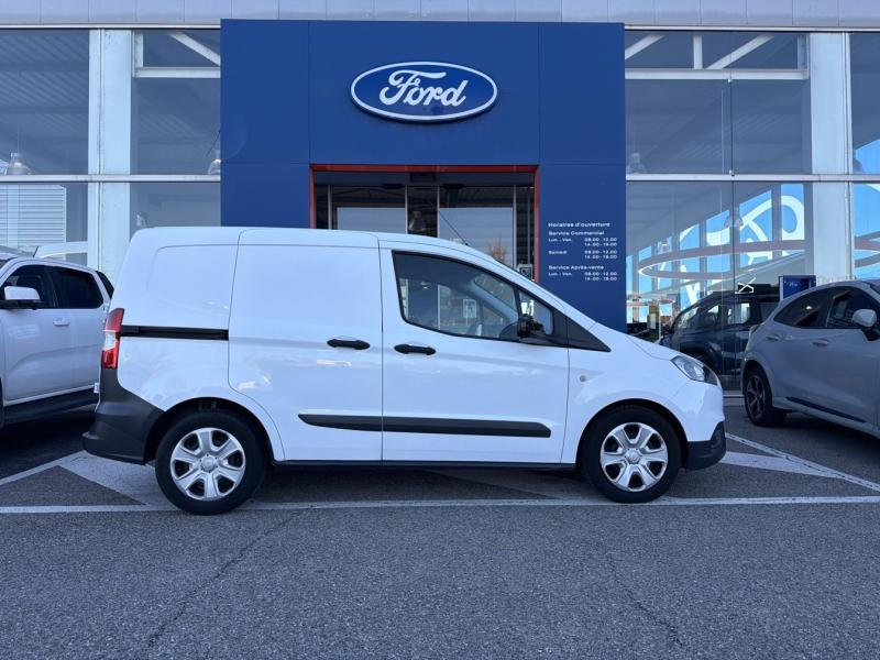 FORD Transit Courier VUL d’occasion à vendre à VITROLLES chez AIX AUTOMOBILES (Photo 4)