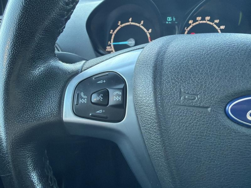 FORD Transit Courier VUL d’occasion à vendre à VITROLLES chez AIX AUTOMOBILES (Photo 13)