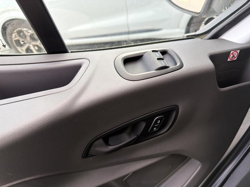 FORD Transit 2T Fg VUL d’occasion à vendre à VITROLLES chez AIX AUTOMOBILES (Photo 14)