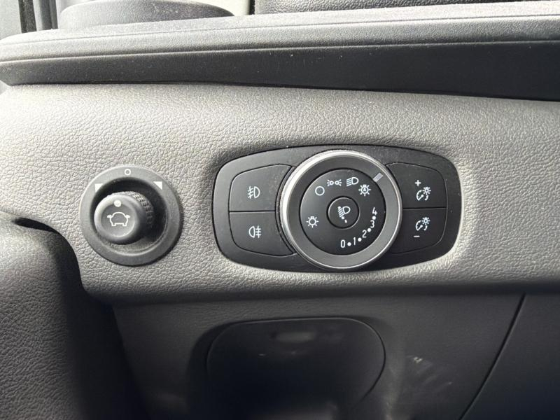 FORD Transit 2T Fg VUL d’occasion à vendre à VITROLLES chez AIX AUTOMOBILES (Photo 14)